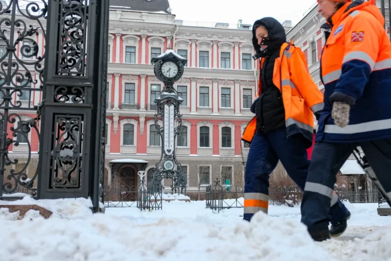 Неделя принесла Санкт – Петербургу девять сантиметров снежных масс