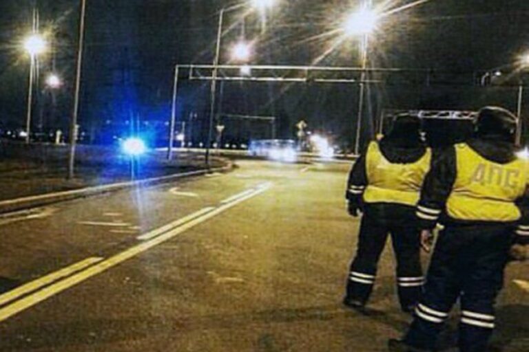 Полицейские в Санкт – Петербурге устроили стрельбу по пьяному мигранту, передвигающемуся на каршеринге