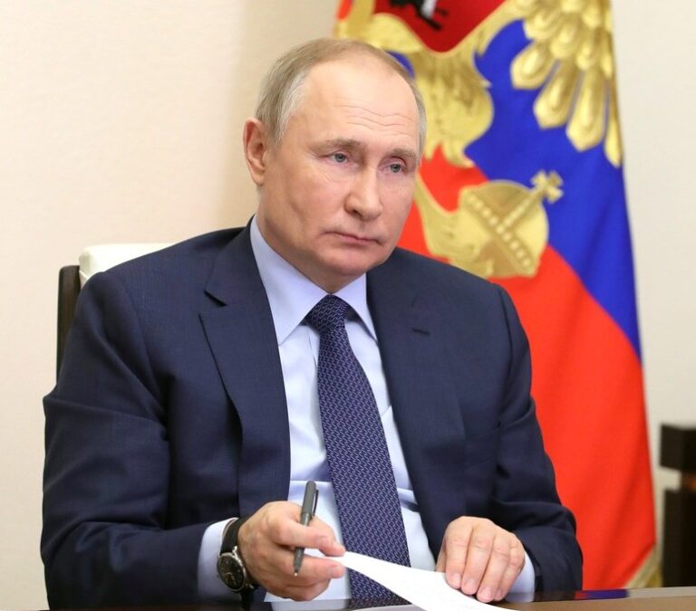 Владимир Путин: Запад избавляется от всего русского