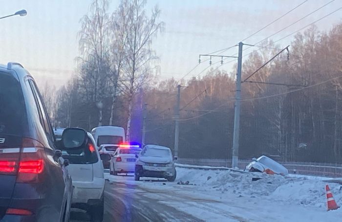 Скользкие дороги станут причиной множества аварий в Петербурге