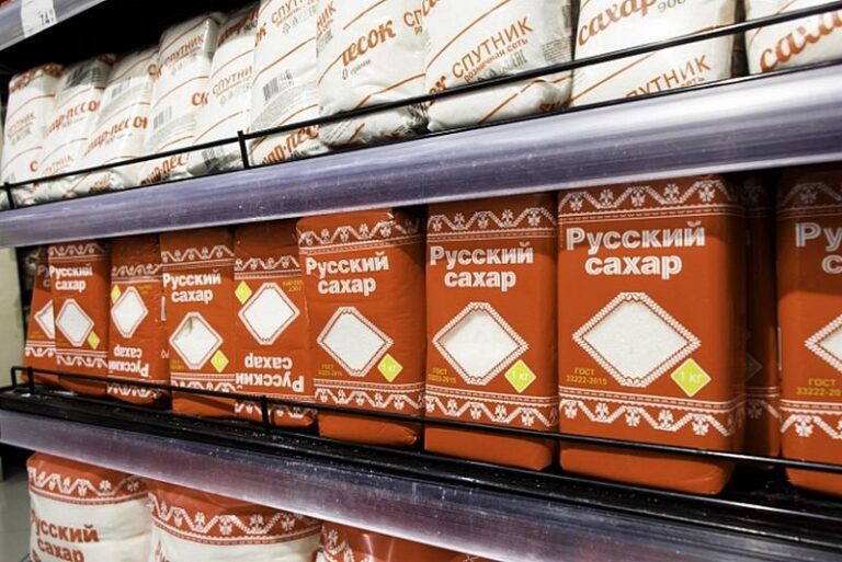 Петербуржские власти рассказали о высоком спросе на крупы, муку, сахар и макароны