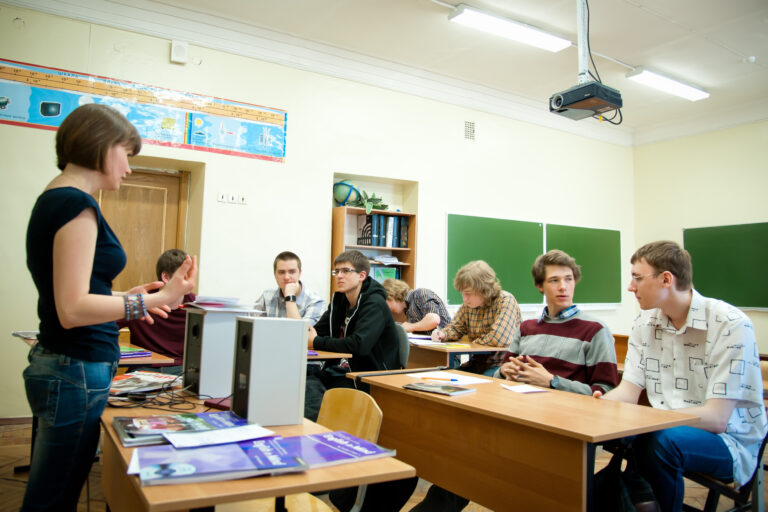 Директор физмат-школы Чистяков: Закрытие ЛНМО и уничтожение уникальной системы образования обернется катастрофой