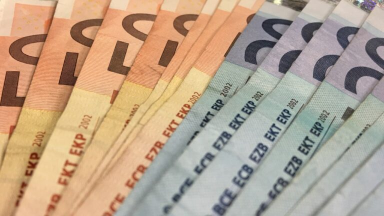 Монтян: «США и ЕС пилят сук под своими валютами»