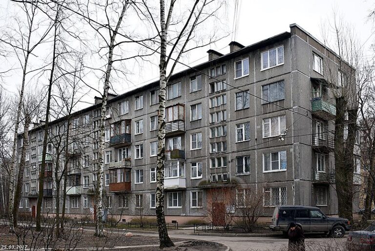 Петербуржцы спешат продать квартиры в «хрущевках» после принятия закона о КРТ
