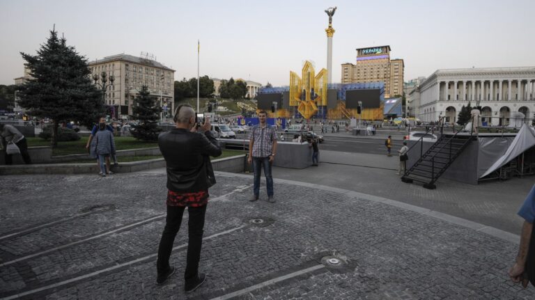 Марков: киевский режим проводит тотальную проверку украинцев на предмет поддержки РФ