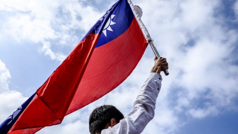 Политолог Миронов: тайваньский кризис – это просто пиар-акция США