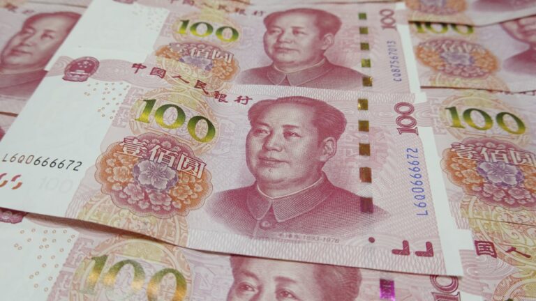 Nikkei Asia: облигации российских компаний в юанях – вызов доминированию доллара