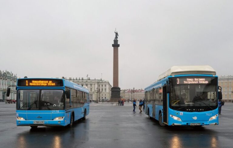Мундеп Фаттуш: некоторые автобусы Петербурга не оснастили кондиционерами, чтобы сэкономить