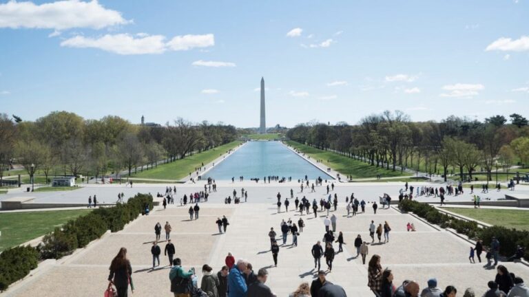 InfoBrics: граждане США были недовольны визитом Зеленского в Вашингтон