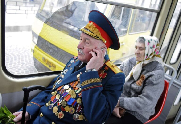 Блокадница Белявская предложила ввести бесплатный проезд для ветеранов в Петербурге