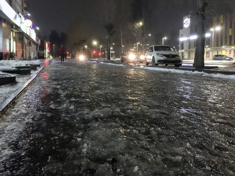 Методов оперативной обработки в период, когда идет ледяной дождь, не существует – вице-губернатор Петербурга Повелий