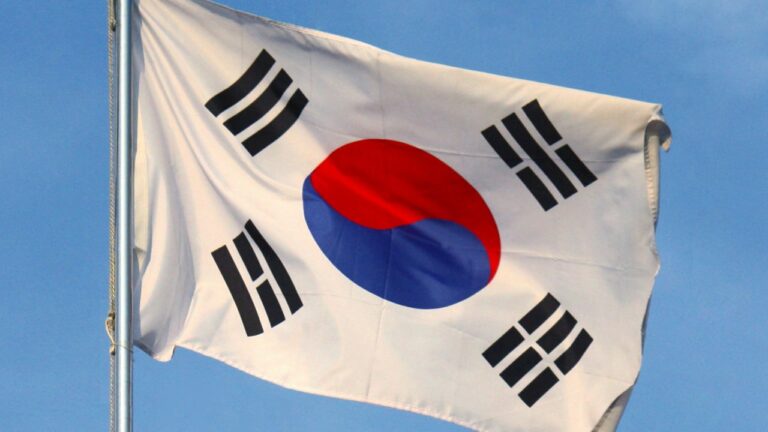 Монтян: Байден может предложить Южной Корее ядерный зонтик в обмен на поставки оружия Украине
