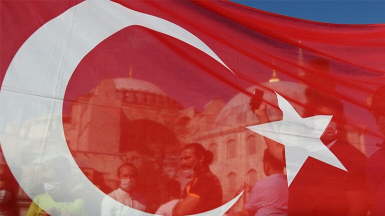Аватков: скандал в Турции вокруг песни к 100-летию республики – проявление борьбы с наследием Ататюрка